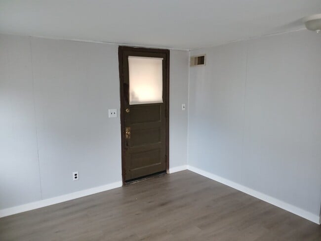 Building Photo - Adorable 4 Bed | 2 Bath in Longfellow