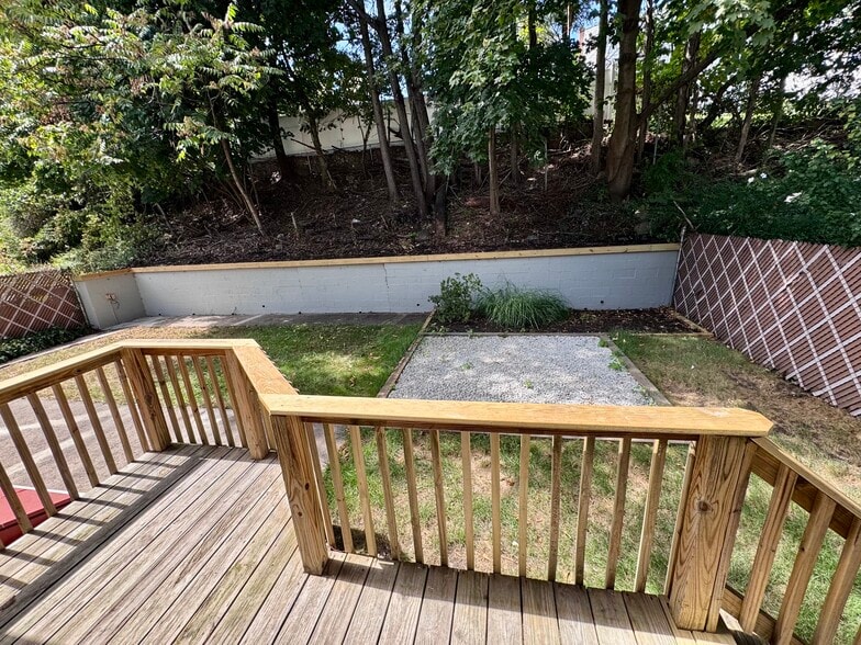 Deck - 47 Sherwood Ave