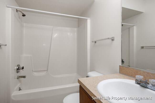 Building Photo - 917 Cedar Run Ct NW
