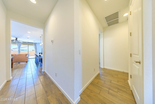 Building Photo - 40005 W Elm Dr