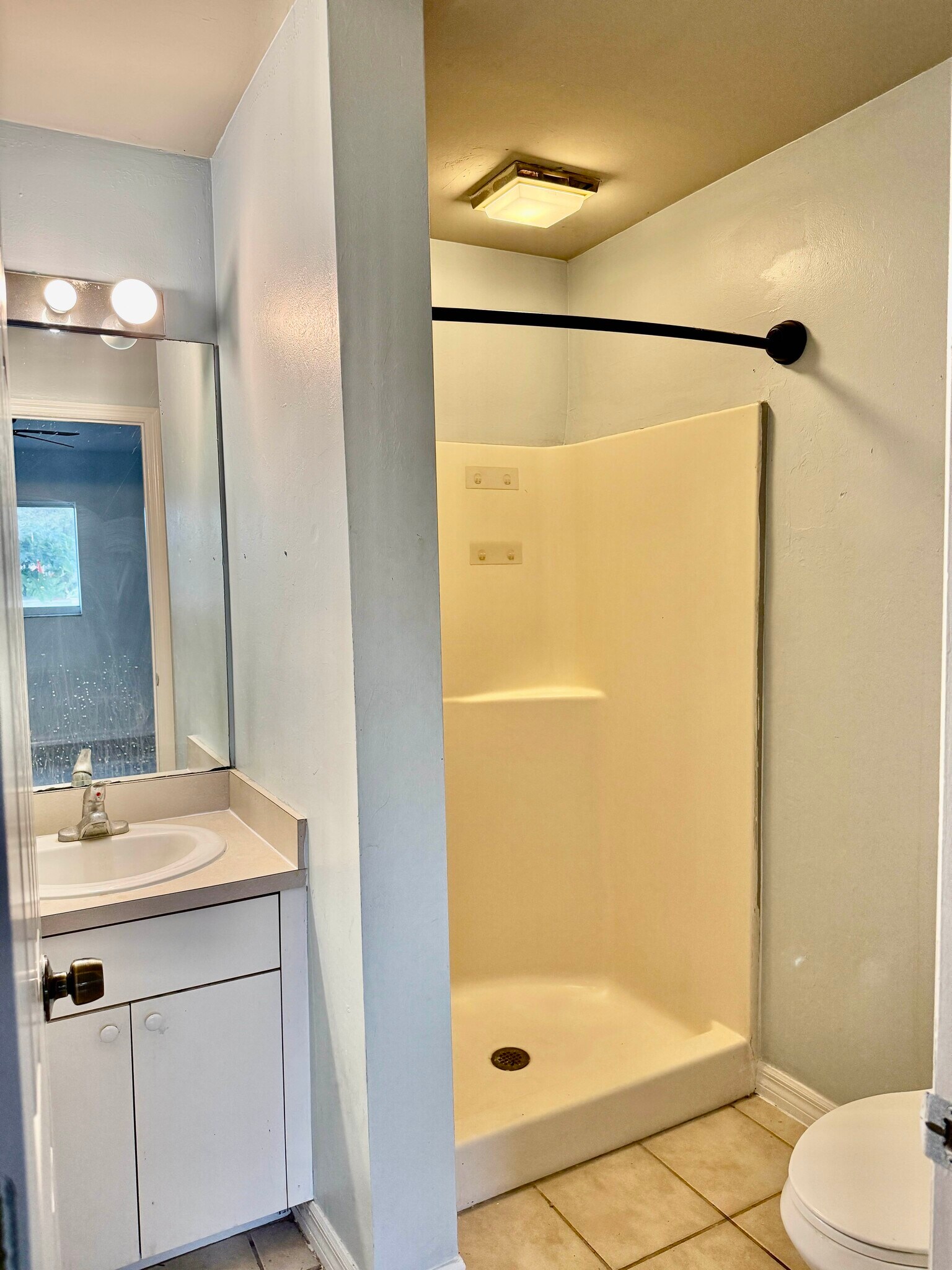 Building Photo - 318 Hightower Ave S