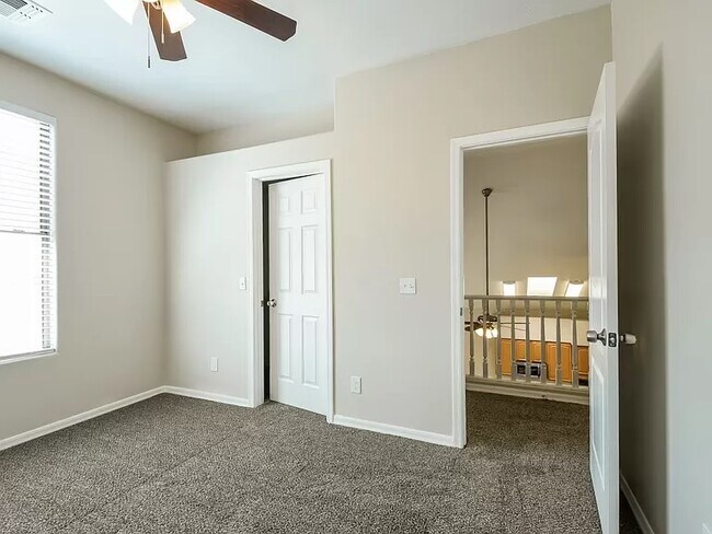 Building Photo - 6617 W Andrea Dr