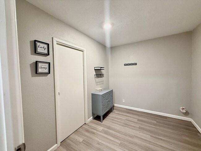 Building Photo - 303 Fiesta Ave