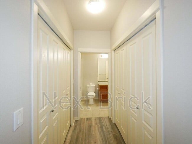 Building Photo - 109 2nd St S
