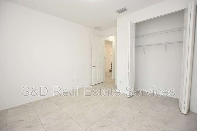 Building Photo - 3953 Aquilla Dr