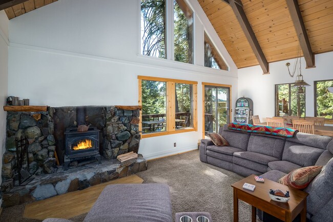 Building Photo - SKI LEASE: SLEEPS 9, WOOD FP, CLOSE TO TRA...