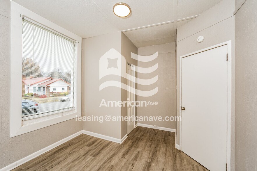 Building Photo - 6715 2nd Ave S