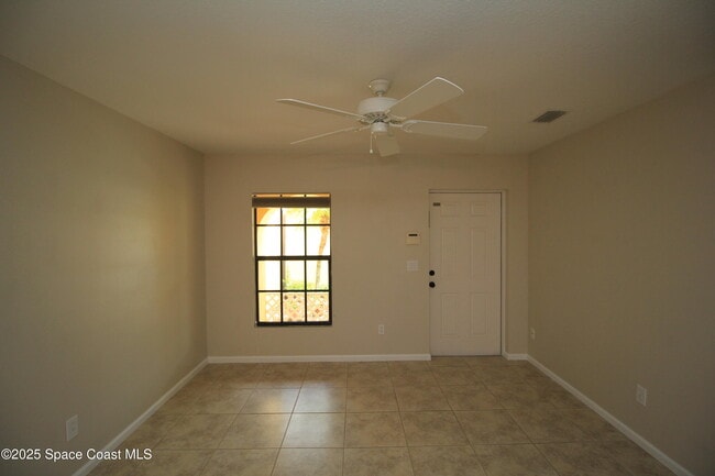 Building Photo - 1075 Luminary Cir