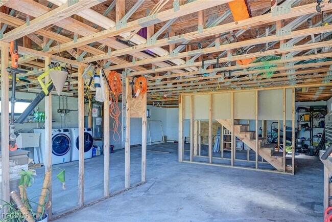 Building Photo - 373 Hile Ln