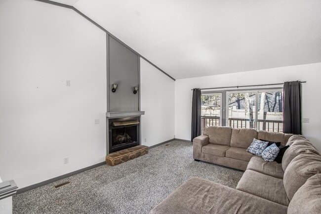 Building Photo - 315 Whipple Tree Ln