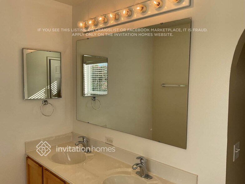 Building Photo - 1765 Sawgrass Dr SW