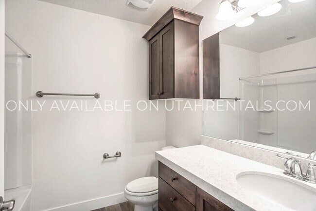 Building Photo - 1692 Aspen Loop