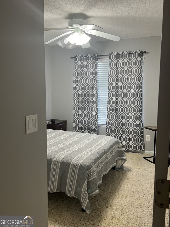 Building Photo - 410 Rosewood Ln