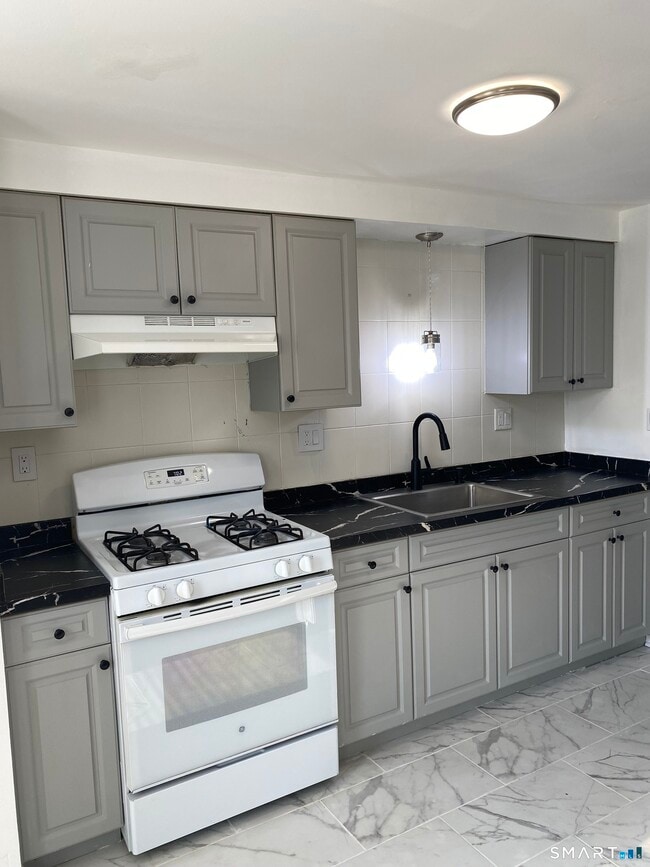 Building Photo - 1387 Quinnipiac Ave