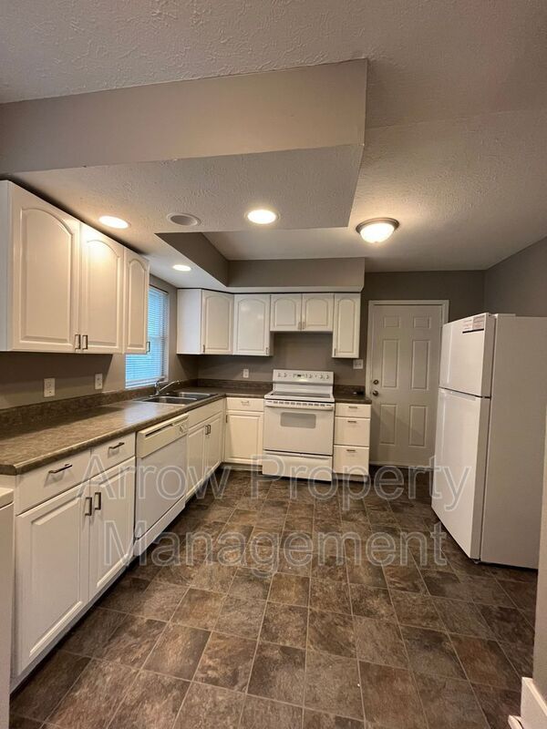 Building Photo - 445 N 25th St