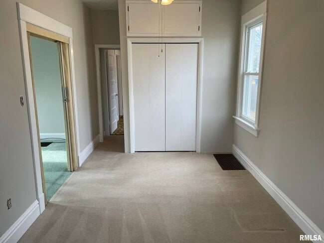 Building Photo - 2206 Pacific St