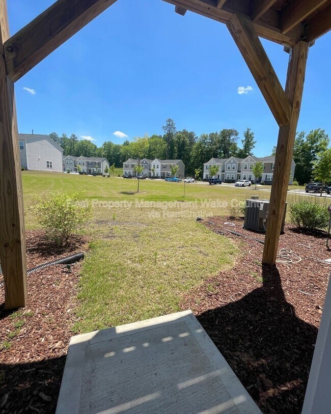Building Photo - 2727 Chert Ln