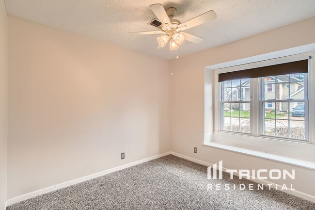 Building Photo - 106 Agee Cir E