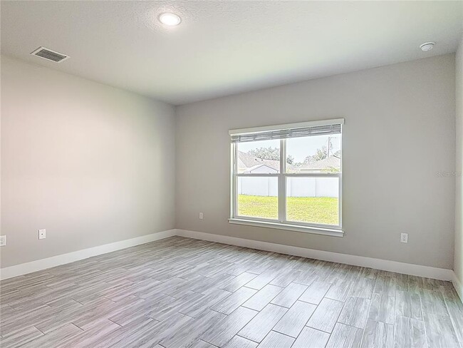 Building Photo - 60 Ballenger Ln