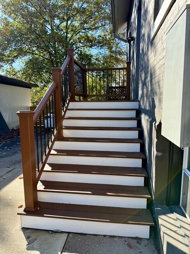 Building Photo - 1078 Highland Ave