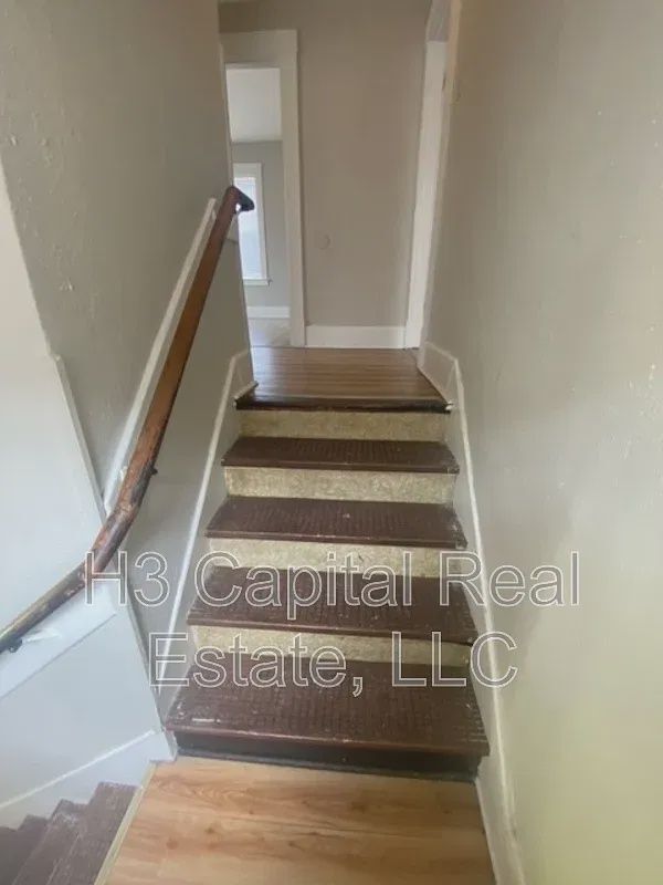 Building Photo - 2022 Cleveland Blvd