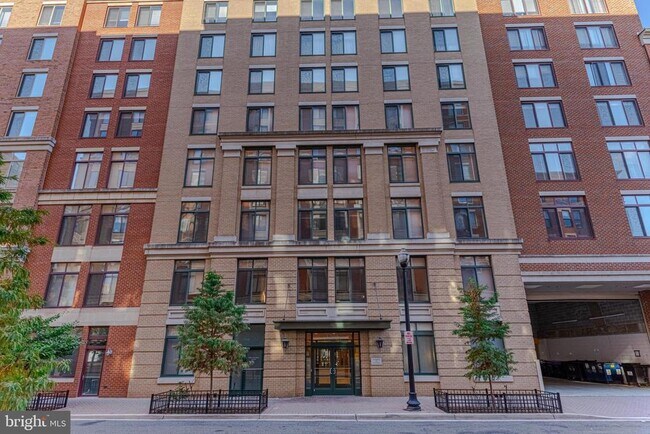 Building Photo - 1205 N Garfield St