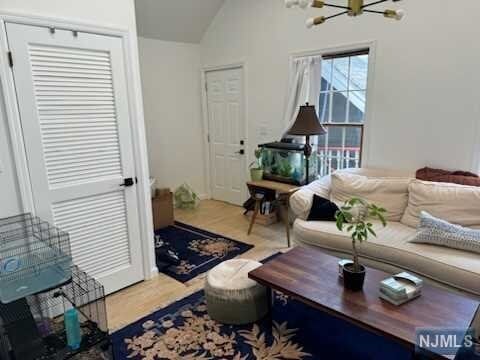 Building Photo - 19-23 W Main St