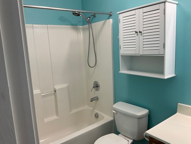 Building Photo - 2 Bedroom, 2 Baths Duplex Apartment for Rent with Unfinished Basement