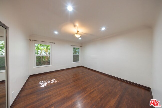 Building Photo - 8230 Blackburn Ave