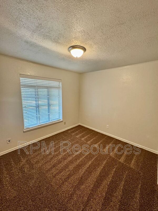 Building Photo - 4416 NW 44th St