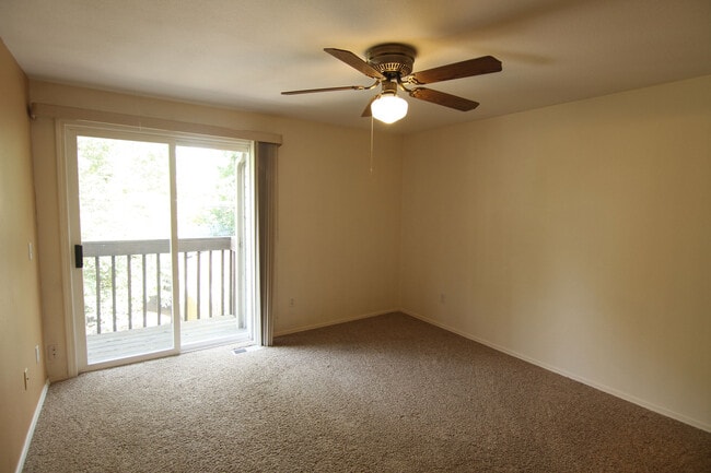 Building Photo - Beautiful Contemporary Townhome In SE Boise