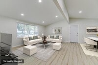 Building Photo - 835 Niagara Ln N