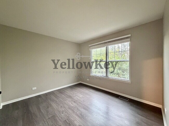 Building Photo - 3371 Kentshire Cir