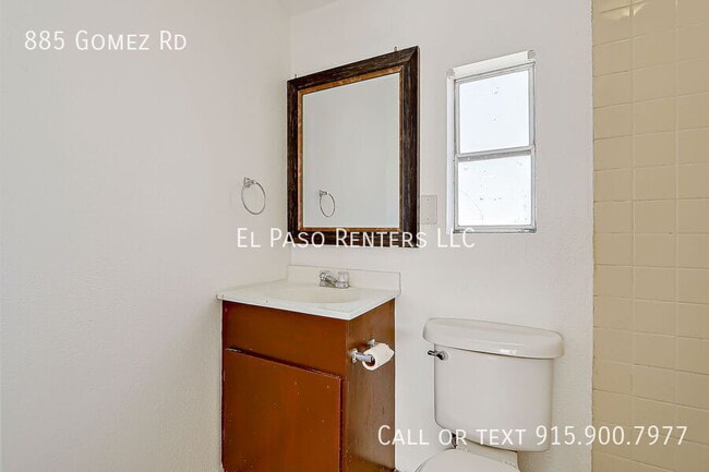 Building Photo - 885 Gomez Rd