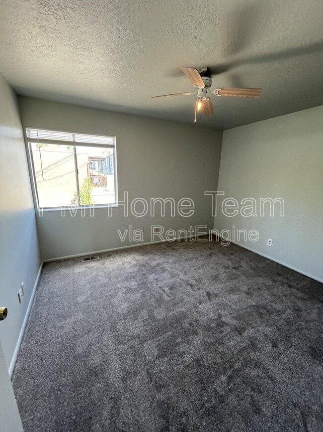 Building Photo - 1036 Healy St
