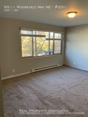 Building Photo - Apartment in Maple Leaf