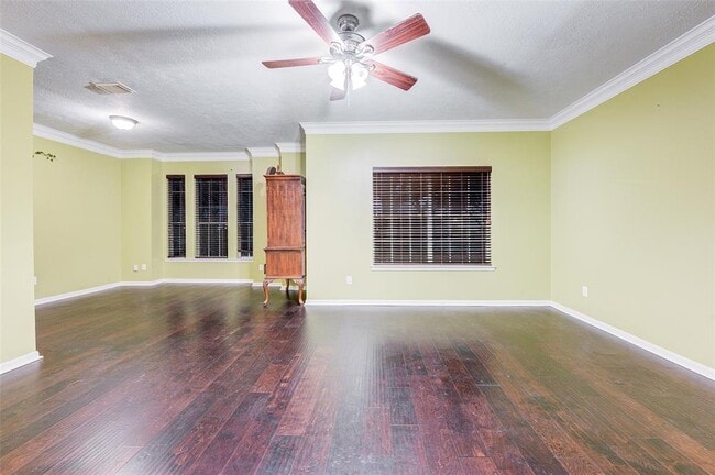 Building Photo - 815 Pointe Loma Dr