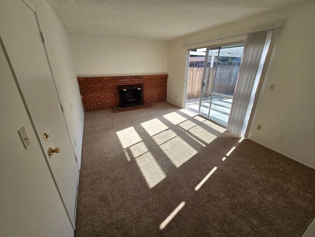 Building Photo - Spacious 4 Bedroom Home with 2-Car Garage & Large Living Areas