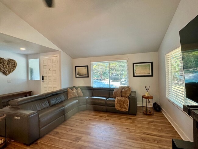 Building Photo - 4425 Sierra Springs Dr