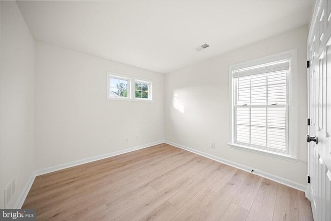 Building Photo - 12399 Brown Fox Way