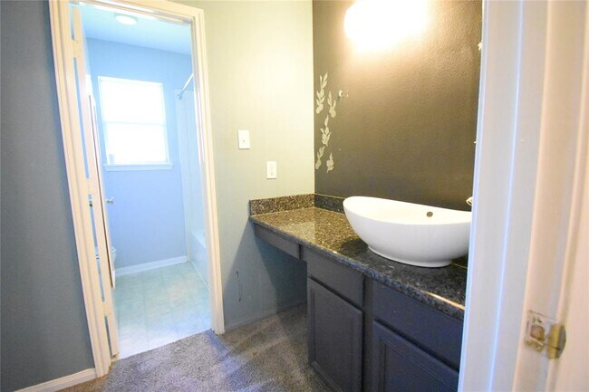 Building Photo - 10942 Heather Trail Dr