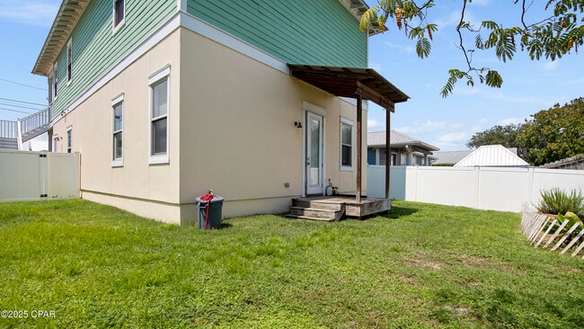 Building Photo - 316 Petrel St