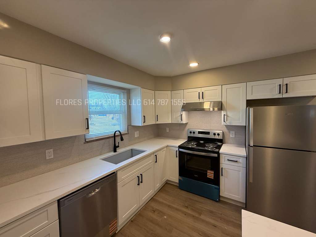 Building Photo - 4406 Glenmawr Ave