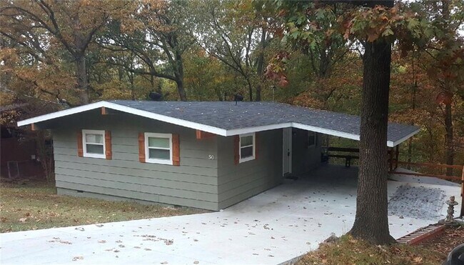 Primary Photo - 30 Hampstead Ln