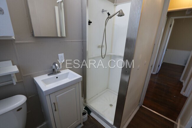 Building Photo - 2911-2911 Market St