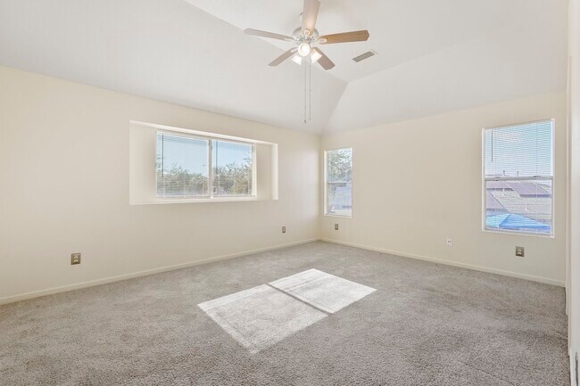 Building Photo - 16342 Blue Rock Springs Dr