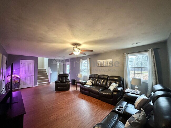 Building Photo - 4824 Kennebeck Ave