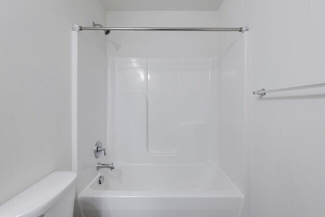 Building Photo - Gorgeous Moseley Townhome with Low-Maintenance Living!