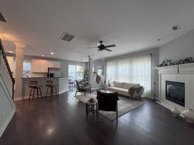 Building Photo - 17817 Overland Forest Dr