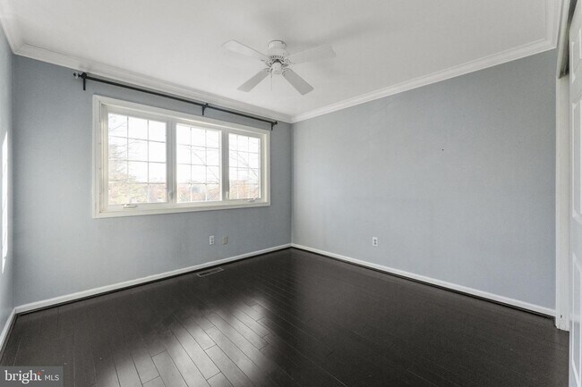 Building Photo - 56 Cabot Dr